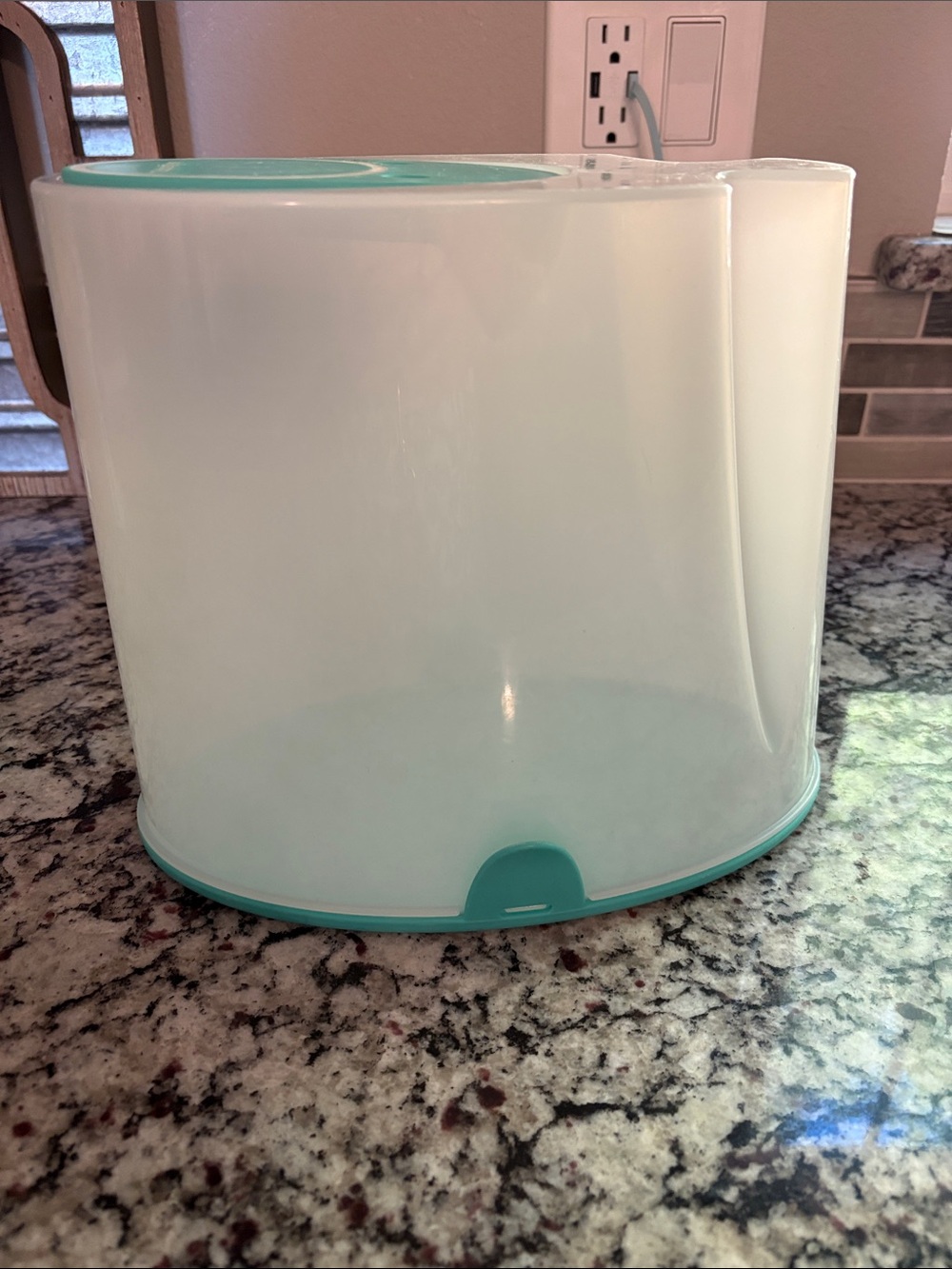 Tupperware White and Teal 21C Cereal or rice container.